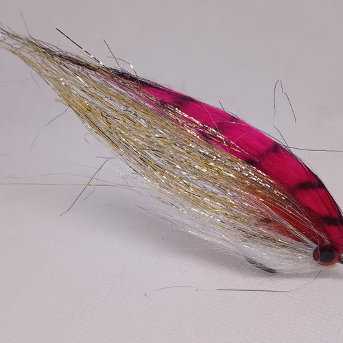 1 Large Pike /Perch/ Predatory Fly Lures Size 3/0 Hook  PINK PERCH