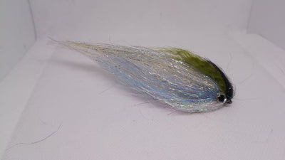 1 Large Pike /Perch/ Predatory Fly Lures Size 3/0 Hook SILVER ROACH