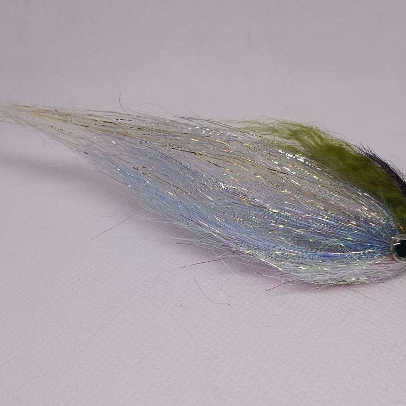 1 Large Pike /Perch/ Predatory Fly Lures Size 3/0 Hook SILVER ROACH