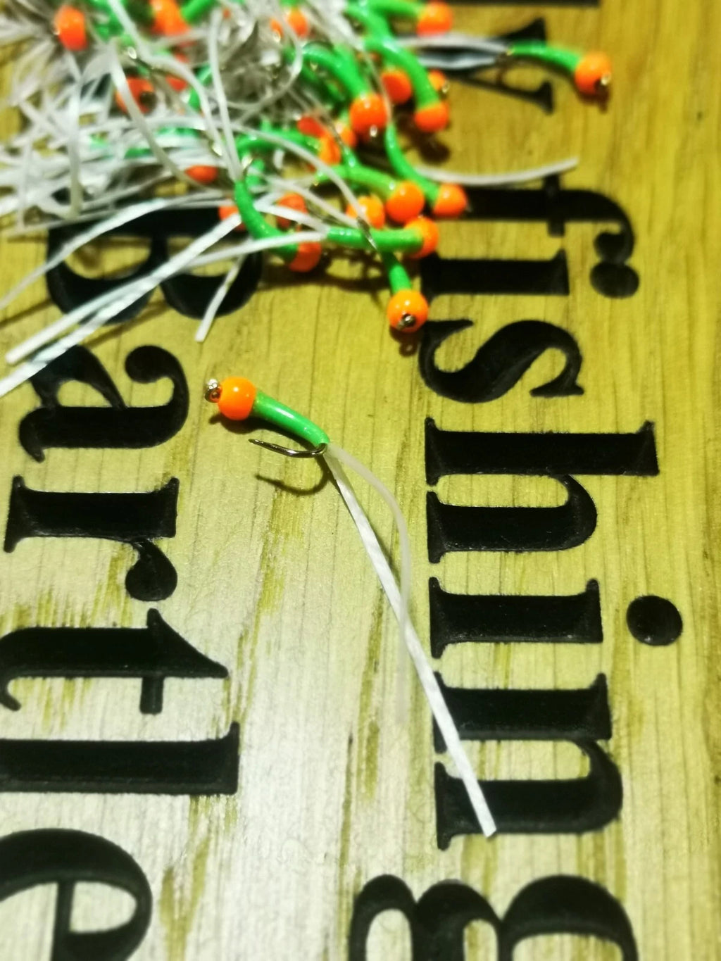 6 x CATS WHISKER FLEXI-FLOSS STALKING BUG ,LURES,TROUT FLIES, BUZZERS SIZE 12