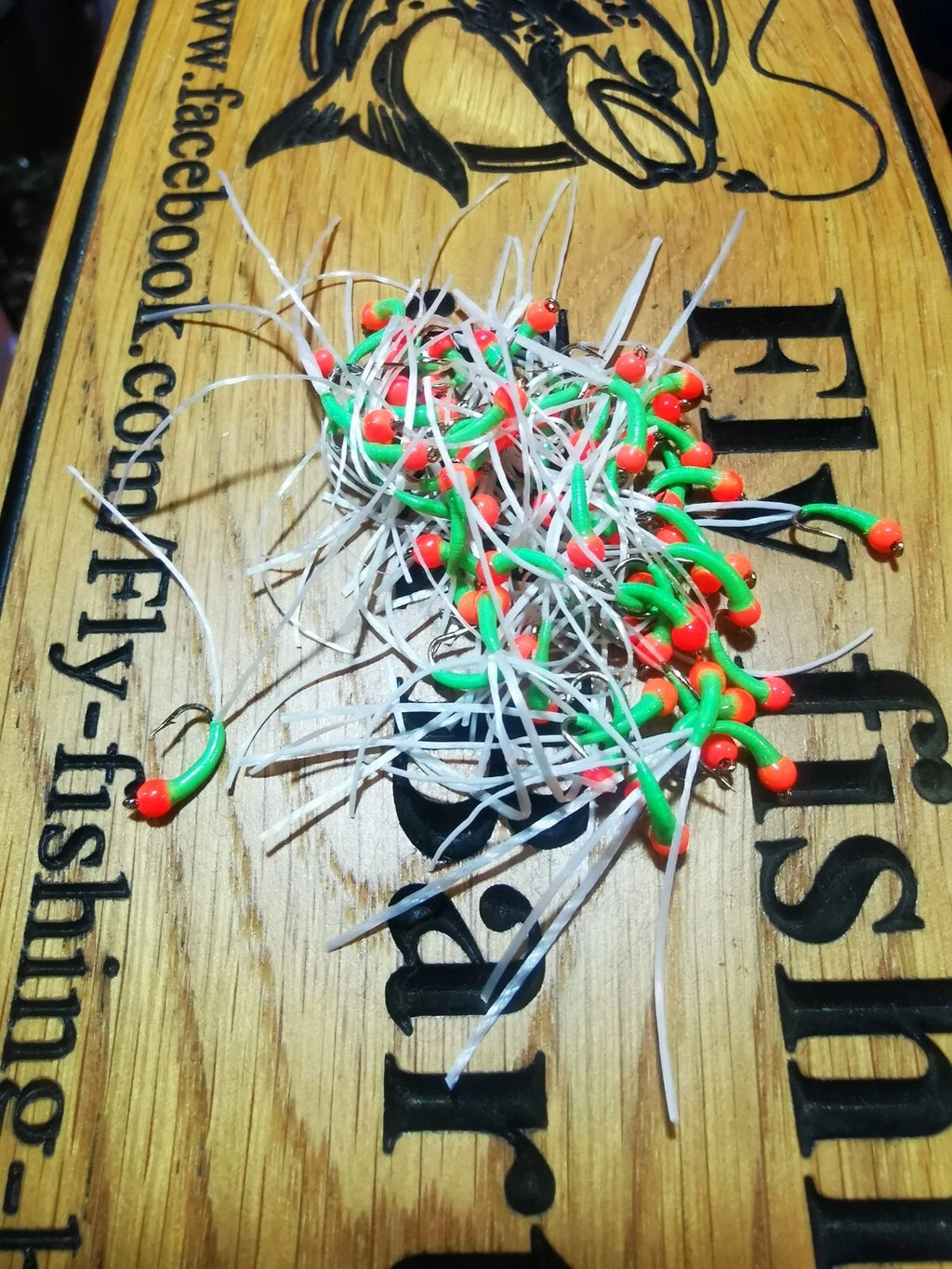 6 x CATS WHISKER FLEXI-FLOSS STALKING BUG ,LURES,TROUT FLIES, BUZZERS SIZE 12